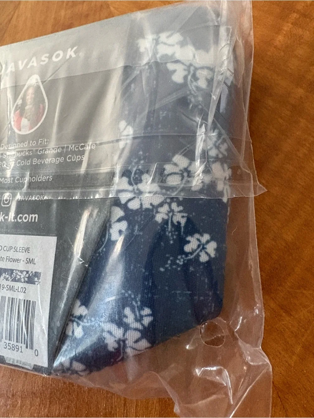 Reusable Insulating Coffee Sleeve in Navy Floral